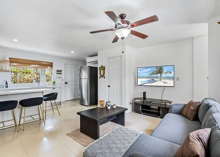 Vv2 2 - 2Bdrm Condo Short Walking Distance To Beach