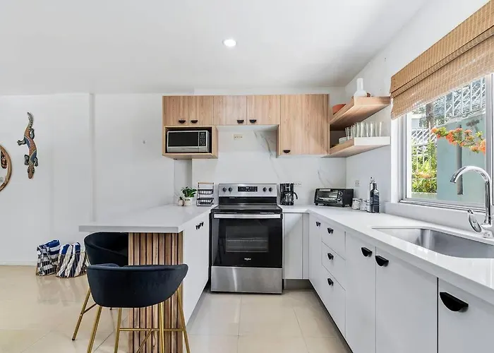 Vv2 2 - 2Bdrm Condo Short Walking Distance To Beach *