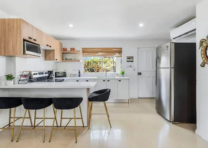 Vv2 2 - 2Bdrm Condo Short Walking Distance To Beach Apartamento