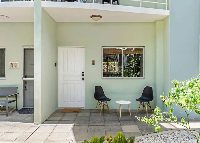 Vv2 2 - 2Bdrm Condo Short Walking Distance To Beach *